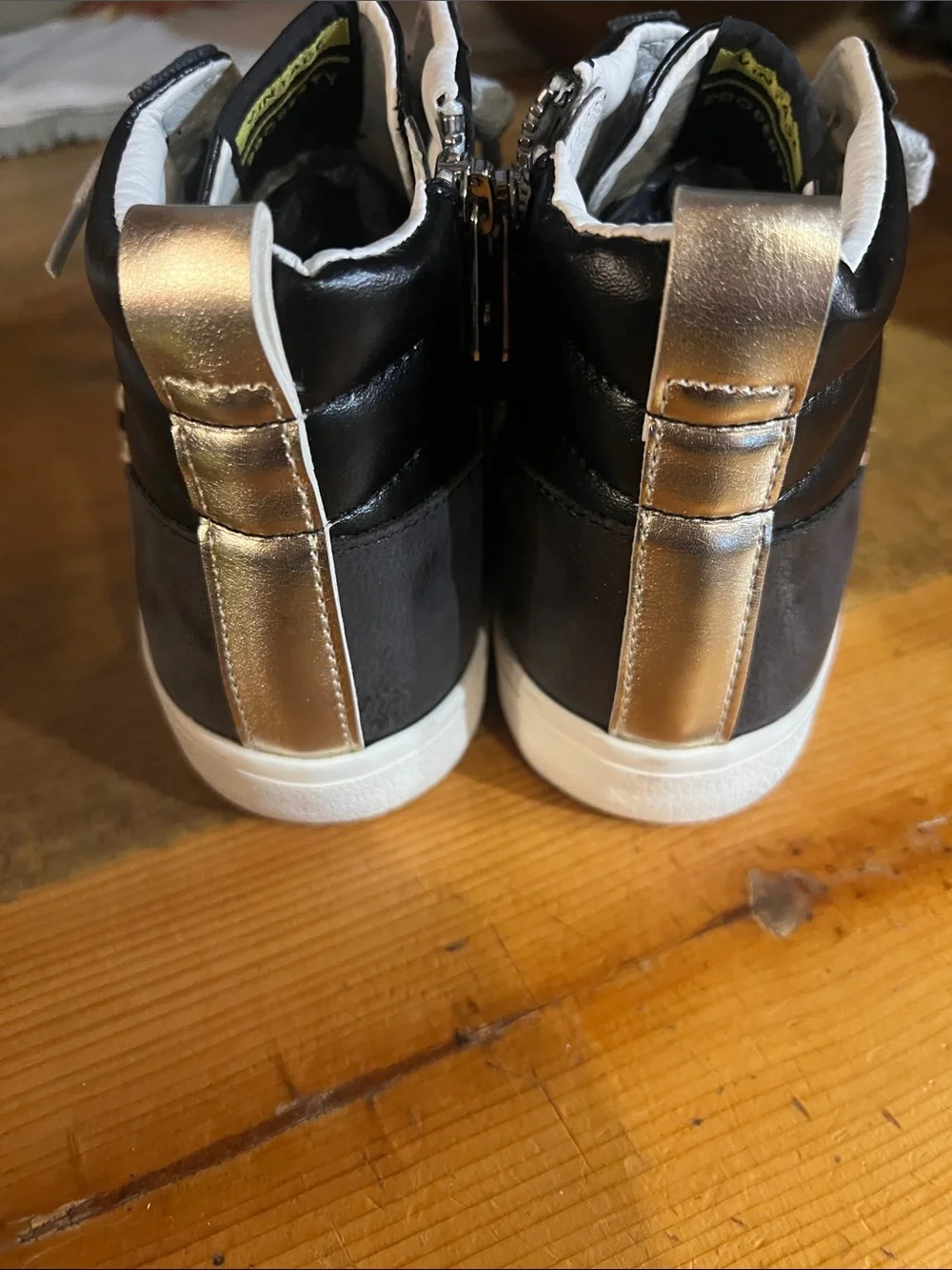 Vintage Havana Dedra Black and Leopard High-Top Sneakers sz 6